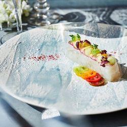 〈平日美食フェア☆〉豪華コースを堪能＆丘の上の大聖堂を体験！