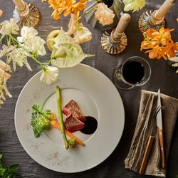 【千葉県1位受賞の料理グレードアップ特典】クラシカル薫る大聖堂×黒毛牛とオマール海老の贅沢試食