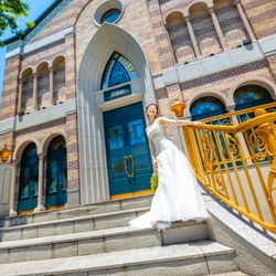 光溢れるチャペル体験×非日常で叶えるウエディング