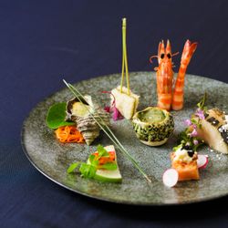 響 丸の内の料理・ウェディングケーキ写真1枚目