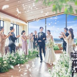 連休がお得☆【ギフト9万&155万特典】光と水のチャペル×豪華試食