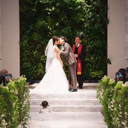 ラソールガーデン大阪の写真1枚目