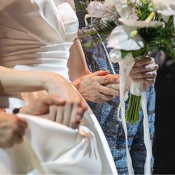 中座は祖母の体調次第で、
祖母のままですすめるか、弟にするか、
当日FIXで会場にお願いしていました。
母にはその旨伝え、母に体調確認していました。