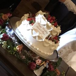 料理 ウェディングケーキの実例写真 22枚 セレス高田馬場 サンタ アンジェリ大聖堂 結婚式場探しはウェディングニュース