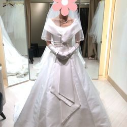 ウェディングドレス
桂由美さんプロデュース、一点もののドレスです。