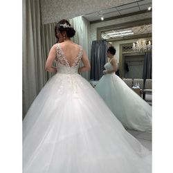 ドレス試着👗@destinyline
背中がVに空いていて可愛い😍