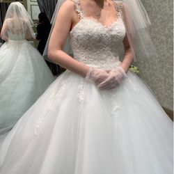 ドレス試着👗@destinyline 
トップのビーズのデザインが細かくて繊細✨