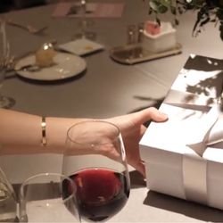 中座中のサプライズ♡各卓に設置