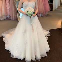 ドレス試着👗@Amtteliebe
このドレスは«Celia»というAラインの
ウエディングドレス✨