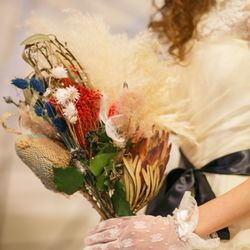 ハワイのブーケに少しパンパスグラスを足して✨