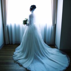 ドレスは表参道のミラーミラーさんでお借りいたしました。オフショルがいいなーとはなんとなく考えていたのですが、気に入っなデザインが中々見つからずで。でも担当の方と一緒にいろんなドレスを試着してお気に入りのドレスを見つける事が出来ました?❤️???