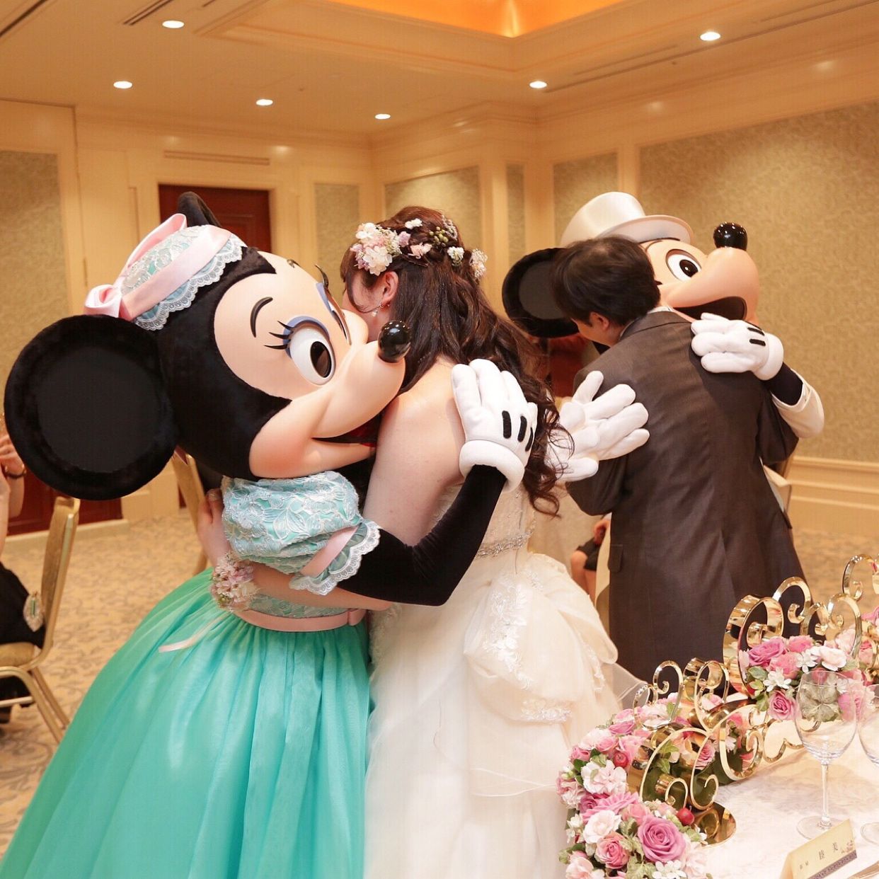 披露宴パーティのカバー写真