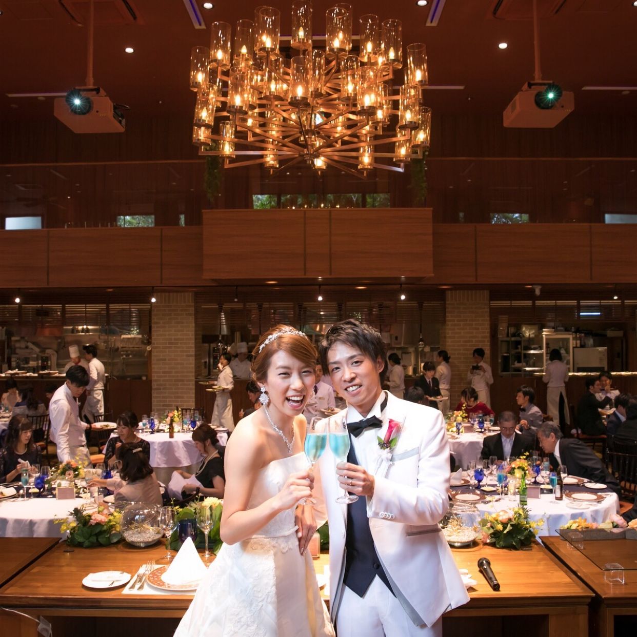 披露宴パーティのカバー写真