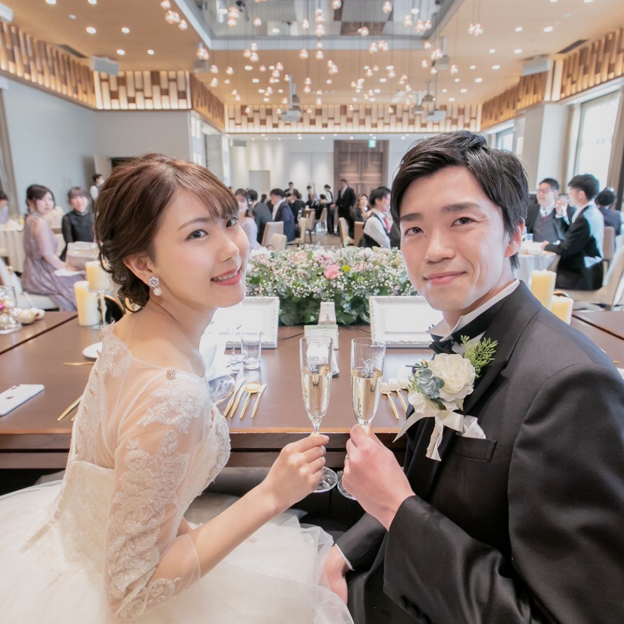 披露宴パーティのカバー写真