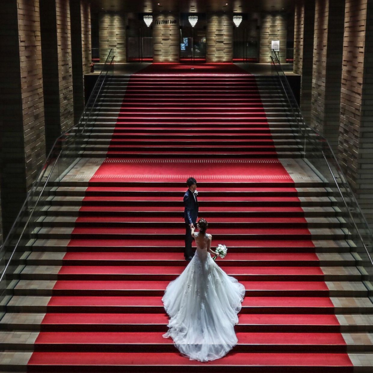 披露宴パーティのカバー写真