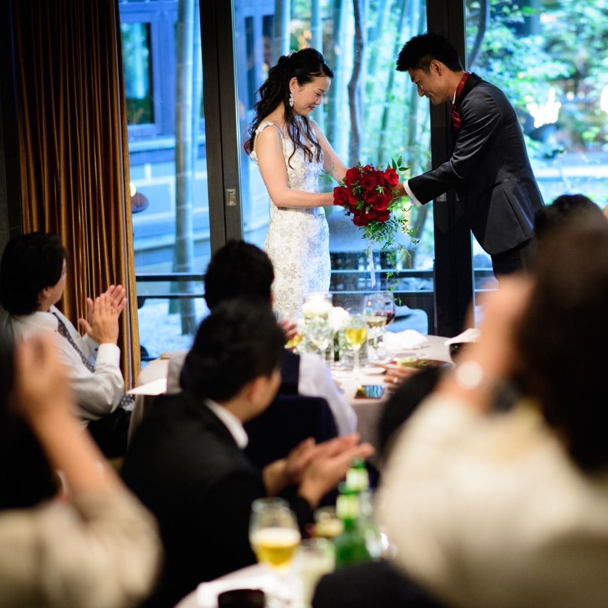 披露宴パーティのカバー写真