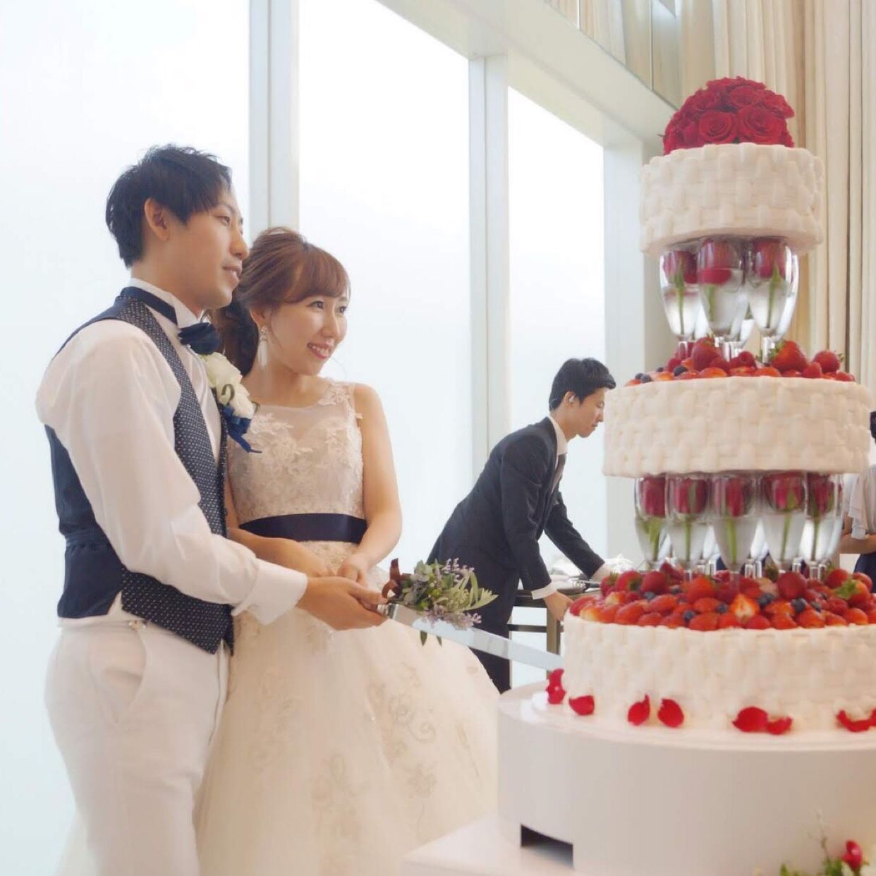 披露宴パーティのカバー写真