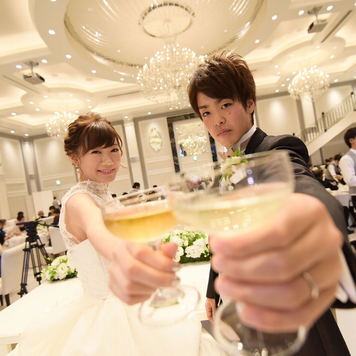 披露宴パーティのカバー写真