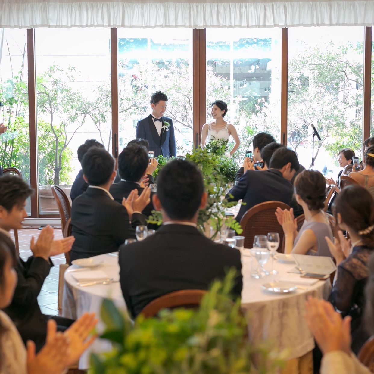 披露宴パーティのカバー写真