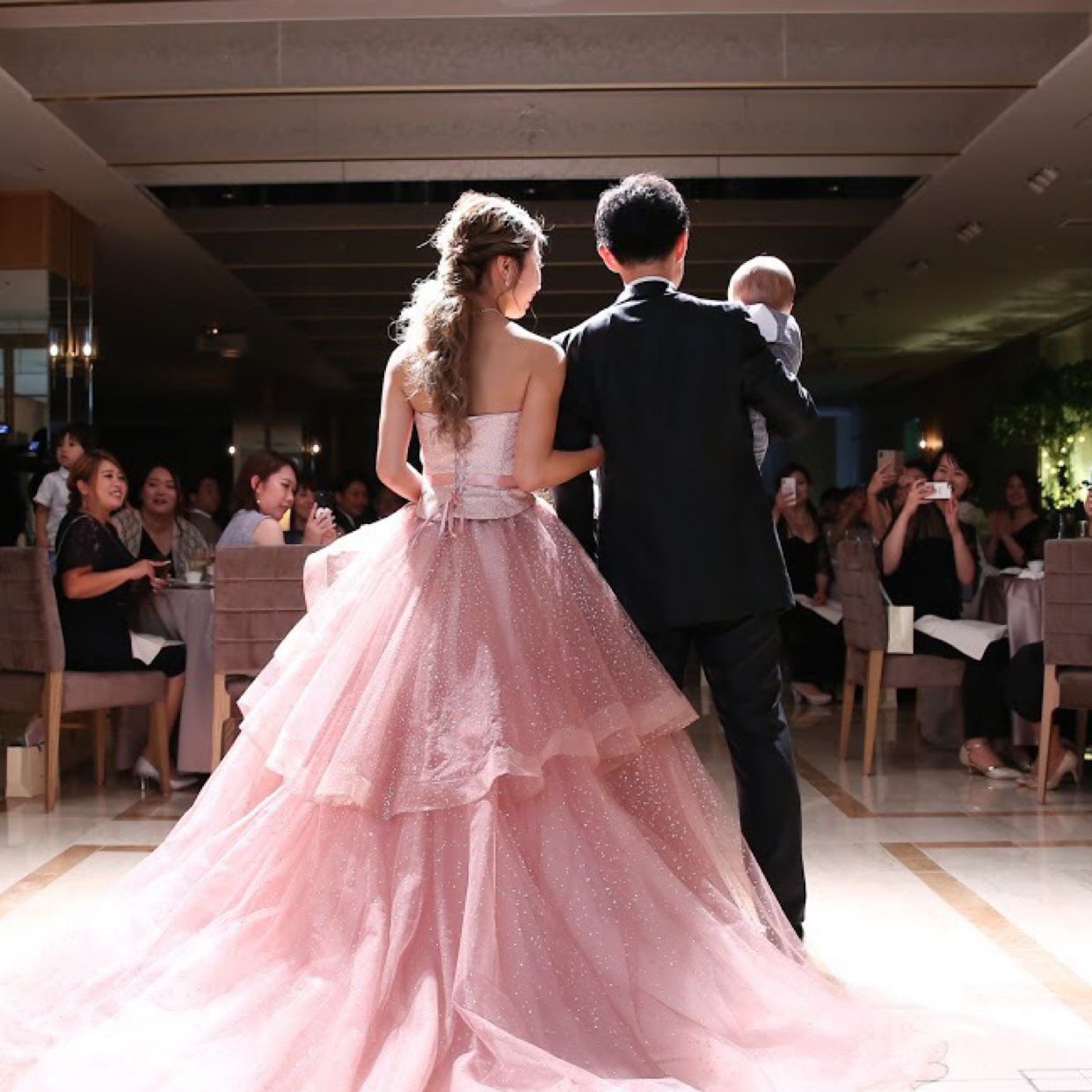 披露宴パーティのカバー写真