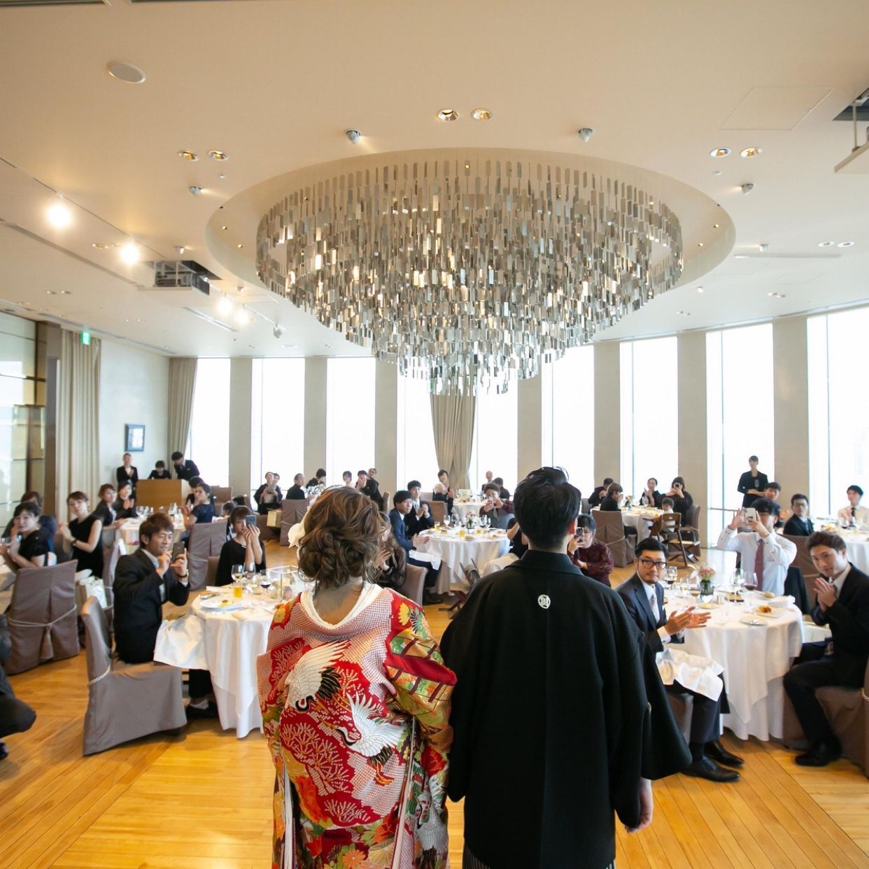 披露宴パーティのカバー写真