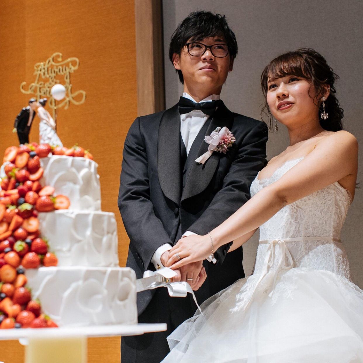 披露宴パーティのカバー写真