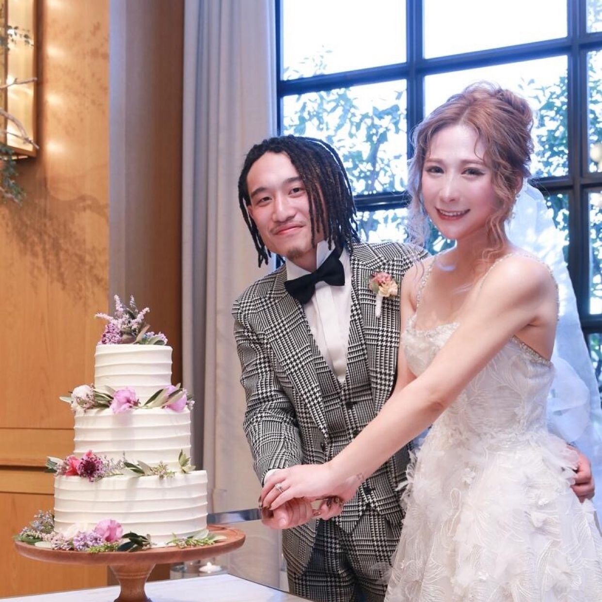 披露宴パーティのカバー写真