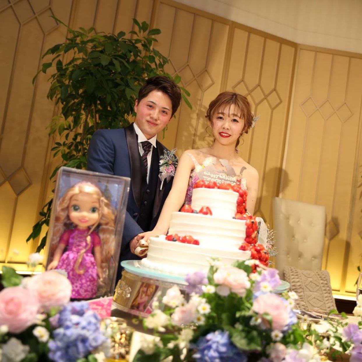 披露宴パーティのカバー写真