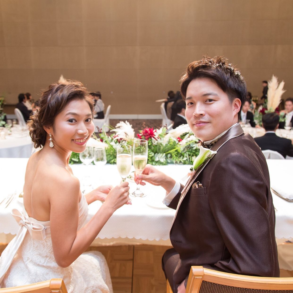 披露宴パーティのカバー写真