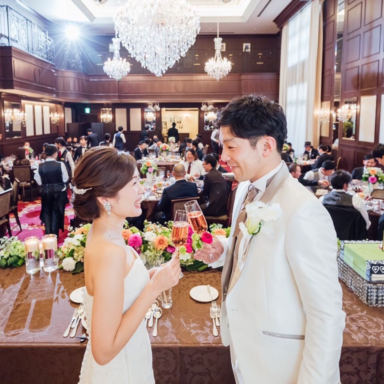 披露宴パーティのカバー写真