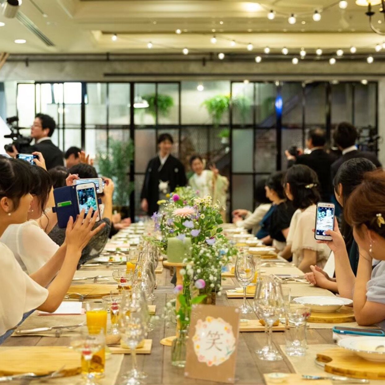 披露宴パーティのカバー写真