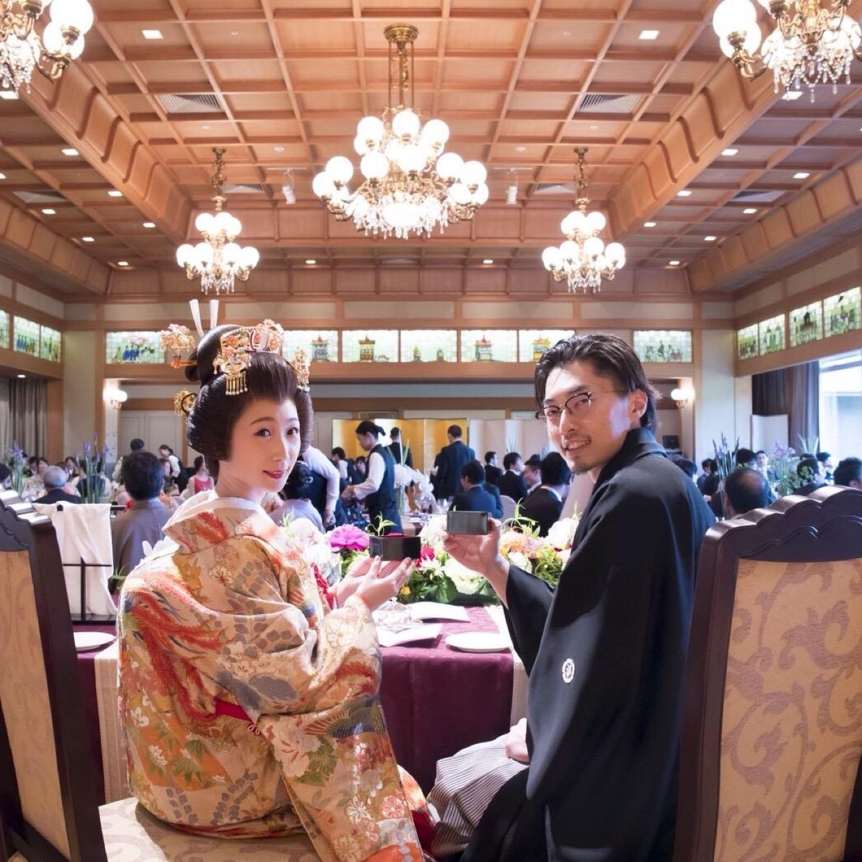 披露宴パーティのカバー写真