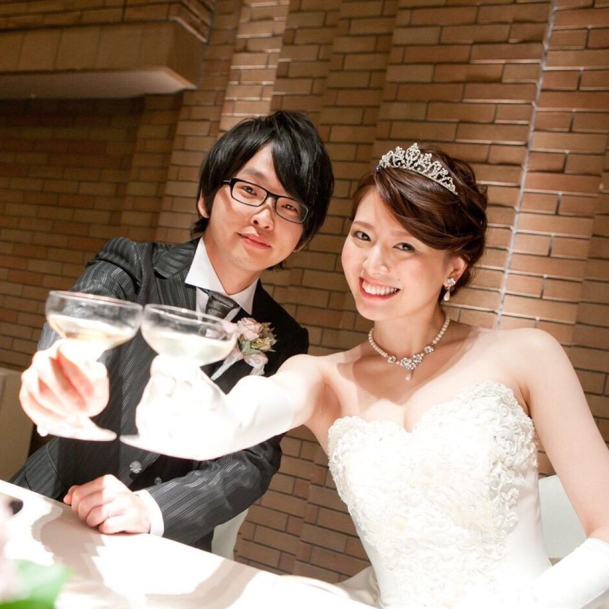 披露宴パーティのカバー写真