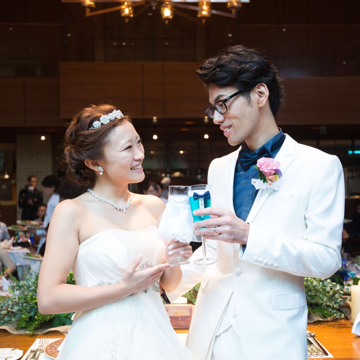 披露宴パーティのカバー写真