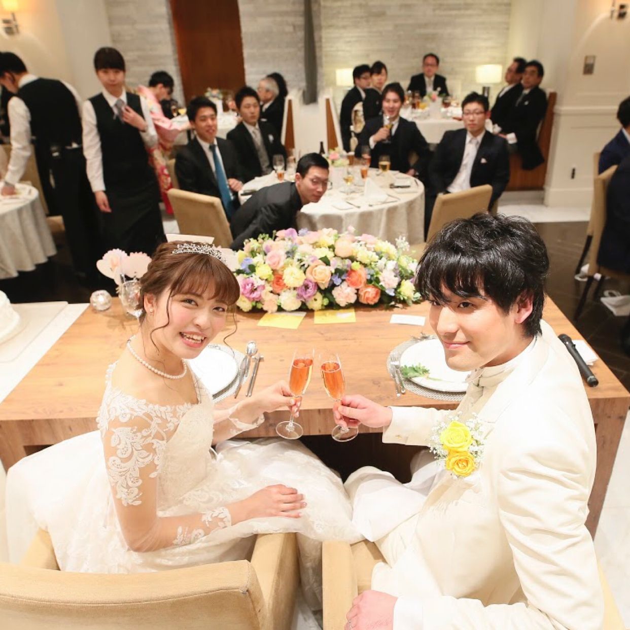 披露宴パーティのカバー写真