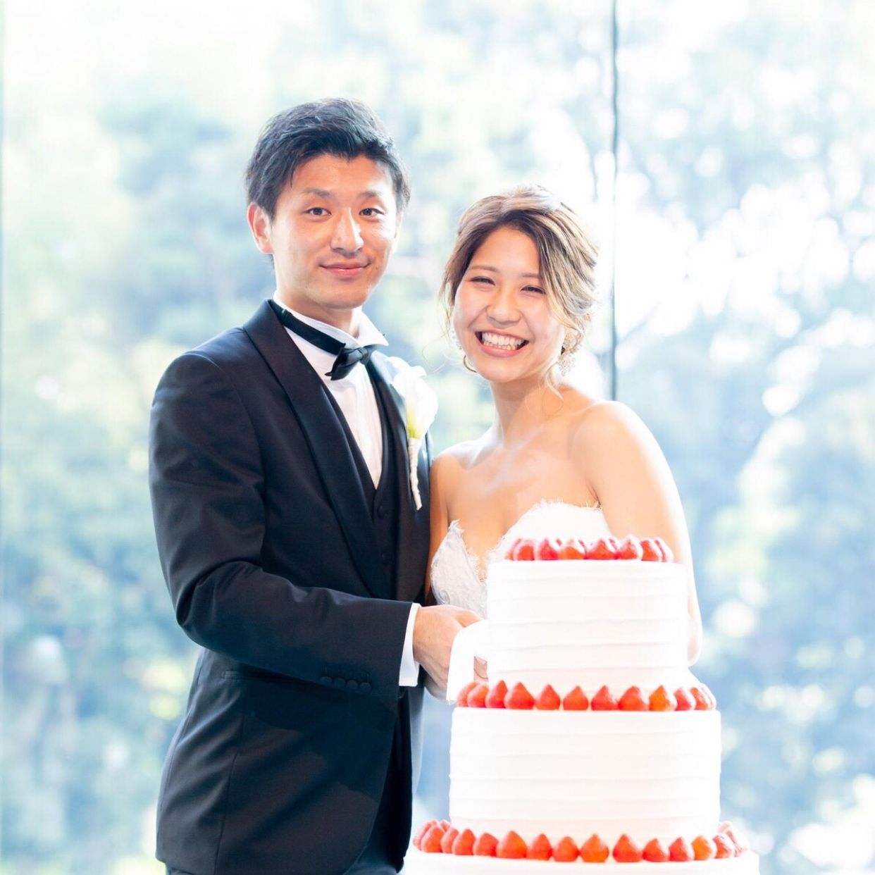 披露宴パーティのカバー写真