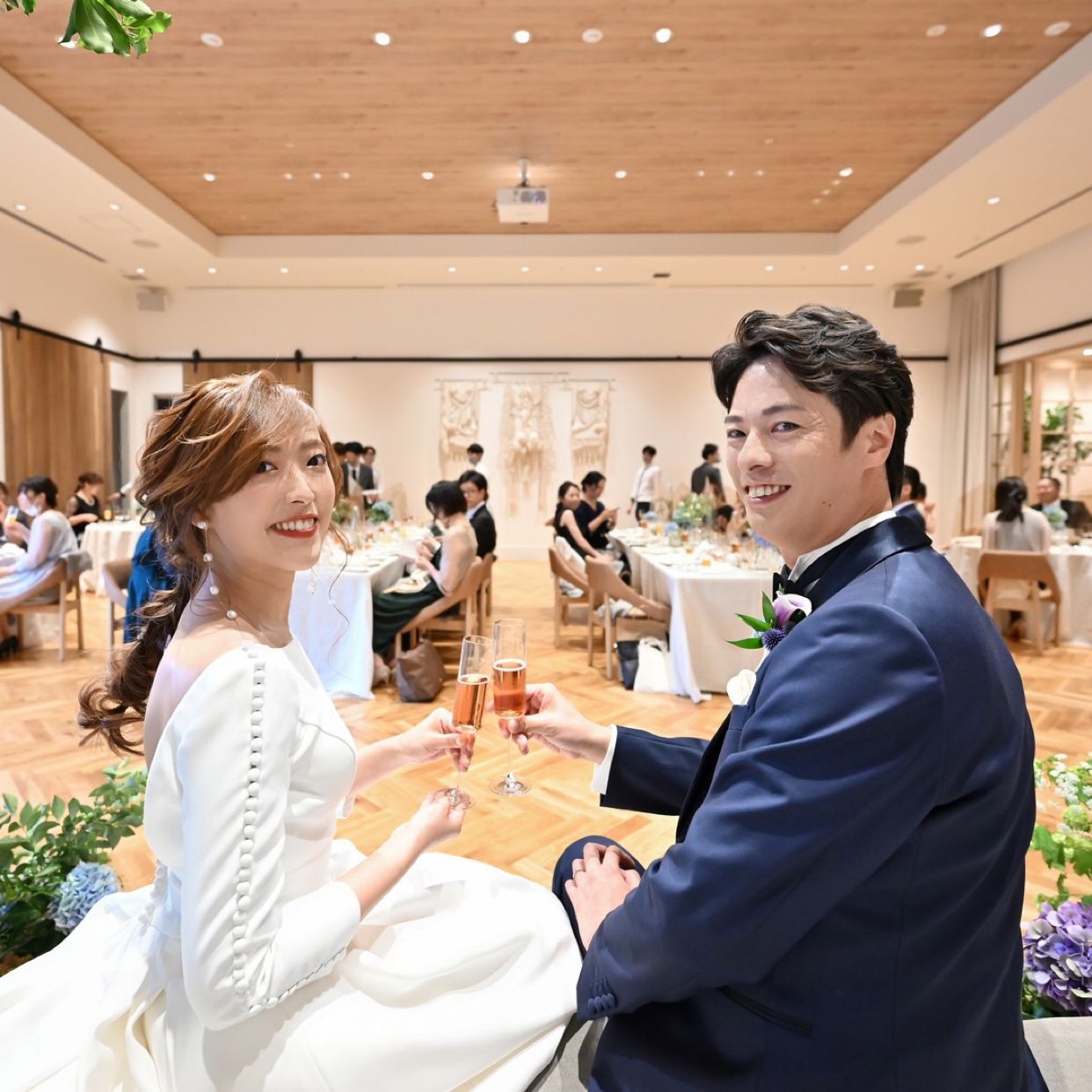 披露宴パーティのカバー写真