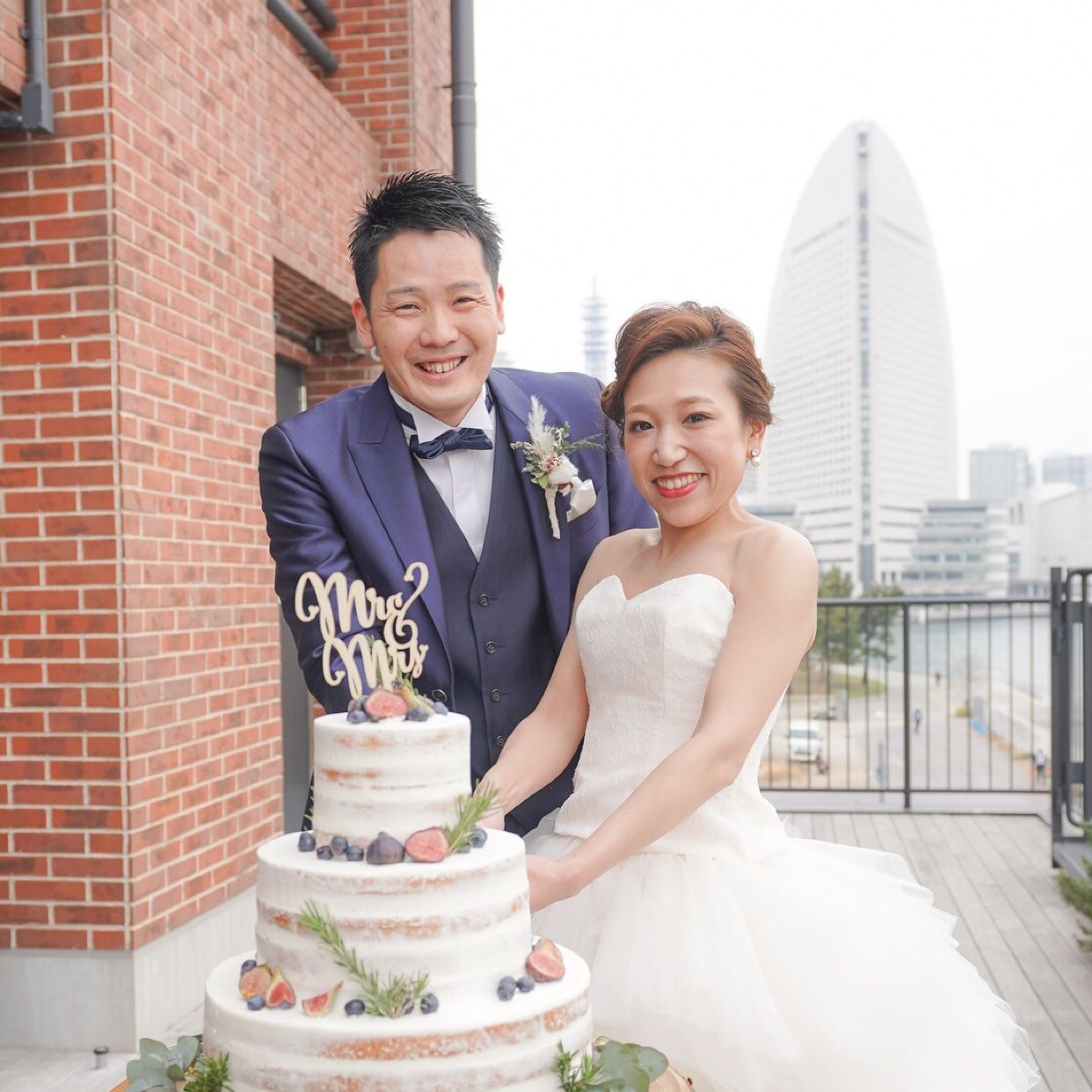 披露宴パーティのカバー写真