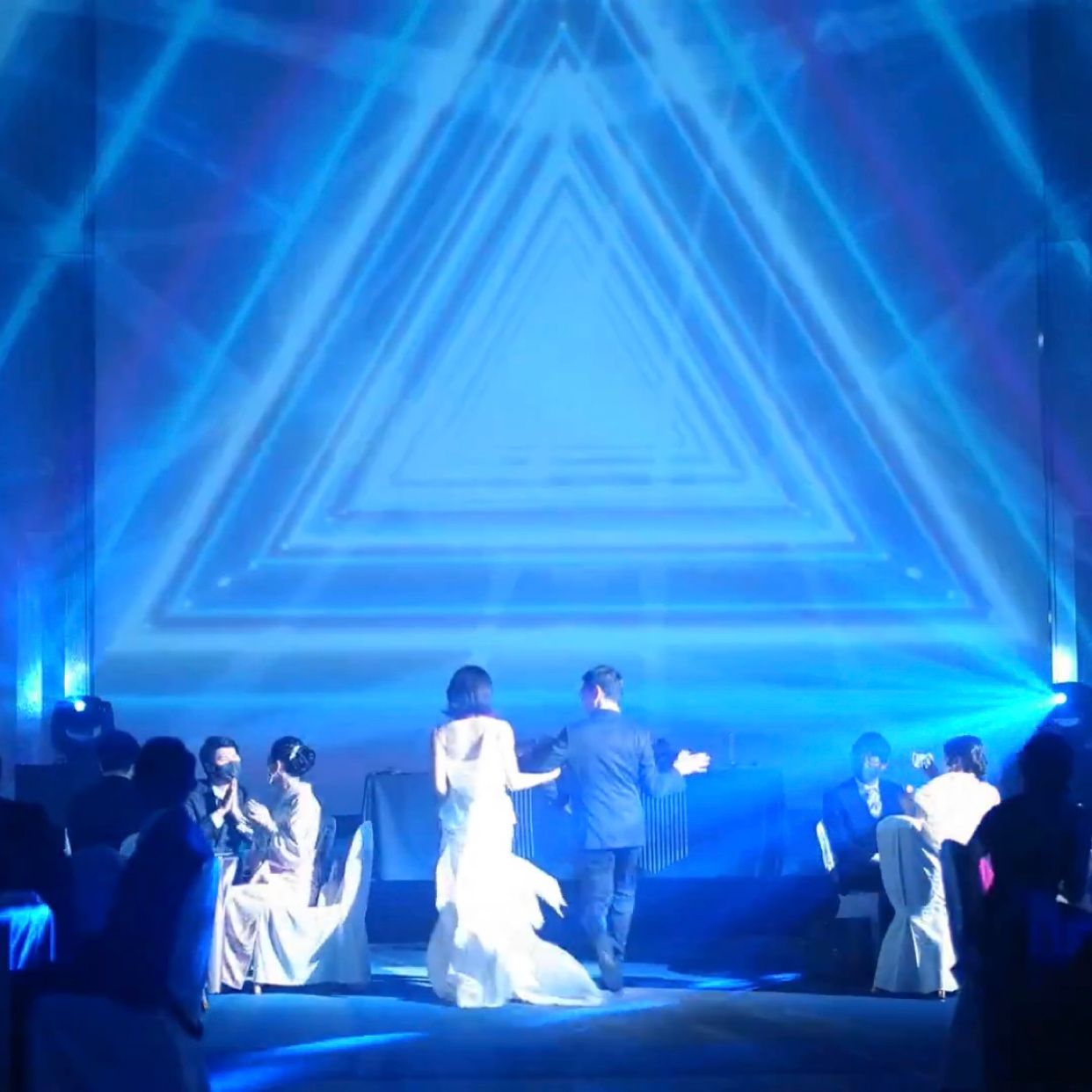 披露宴パーティのカバー写真