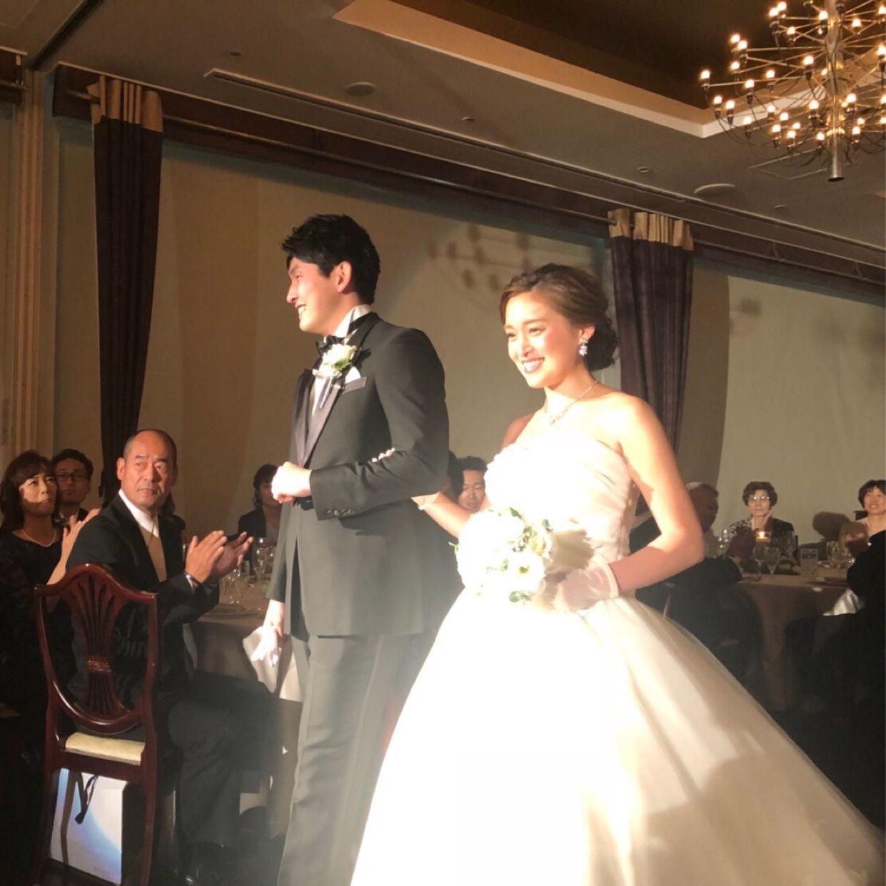 披露宴パーティのカバー写真