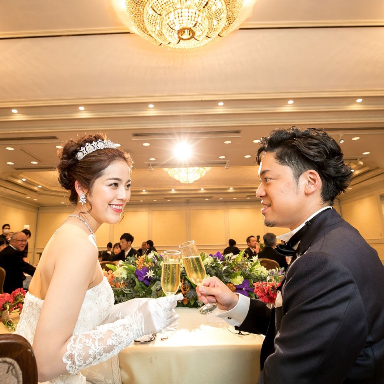 披露宴パーティのカバー写真