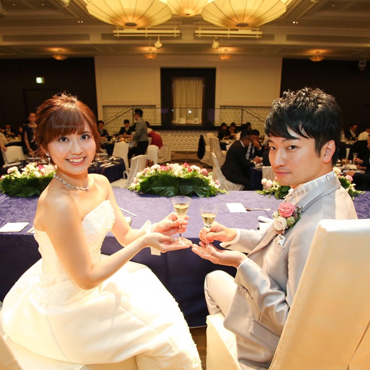 披露宴パーティのカバー写真