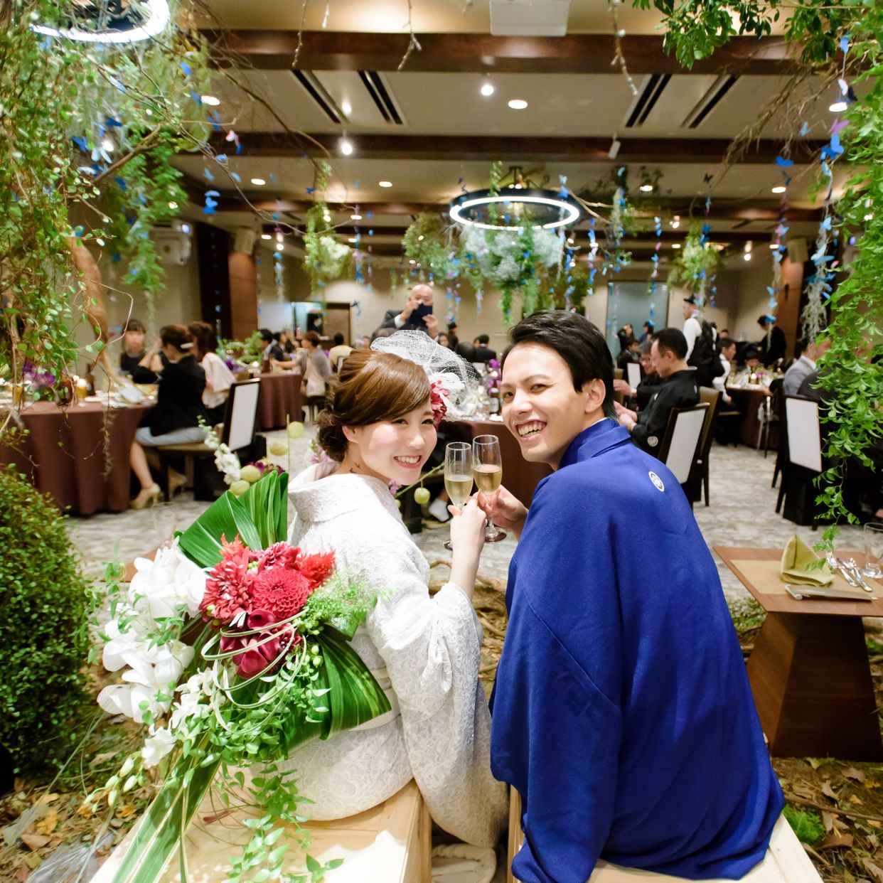 披露宴パーティのカバー写真