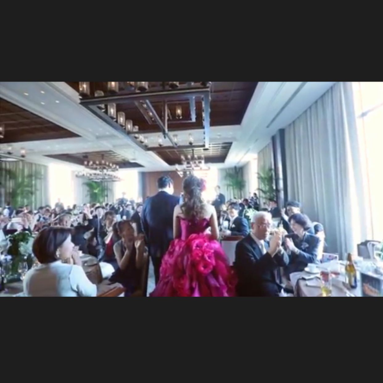 披露宴パーティのカバー写真