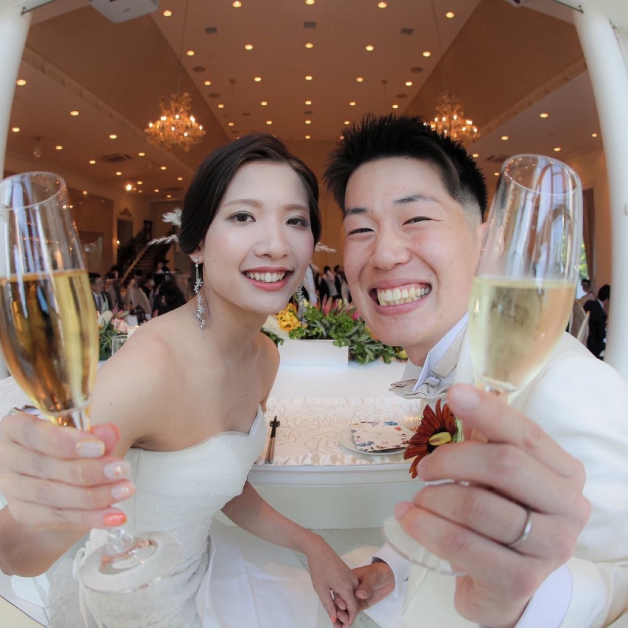 披露宴パーティのカバー写真