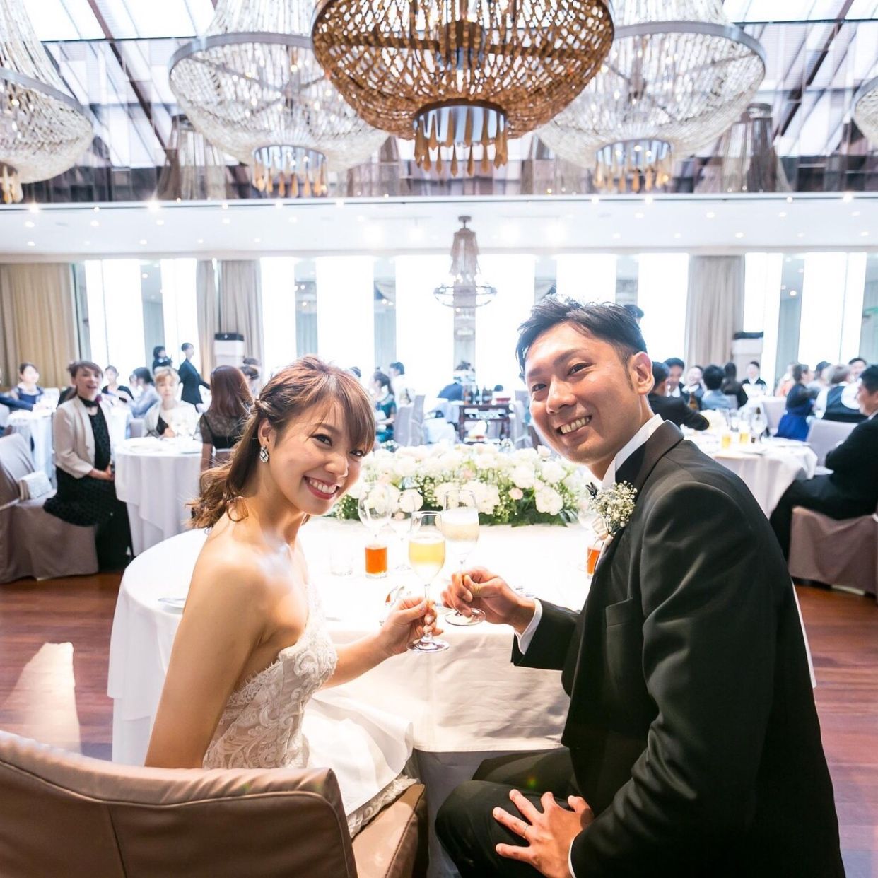 披露宴パーティのカバー写真