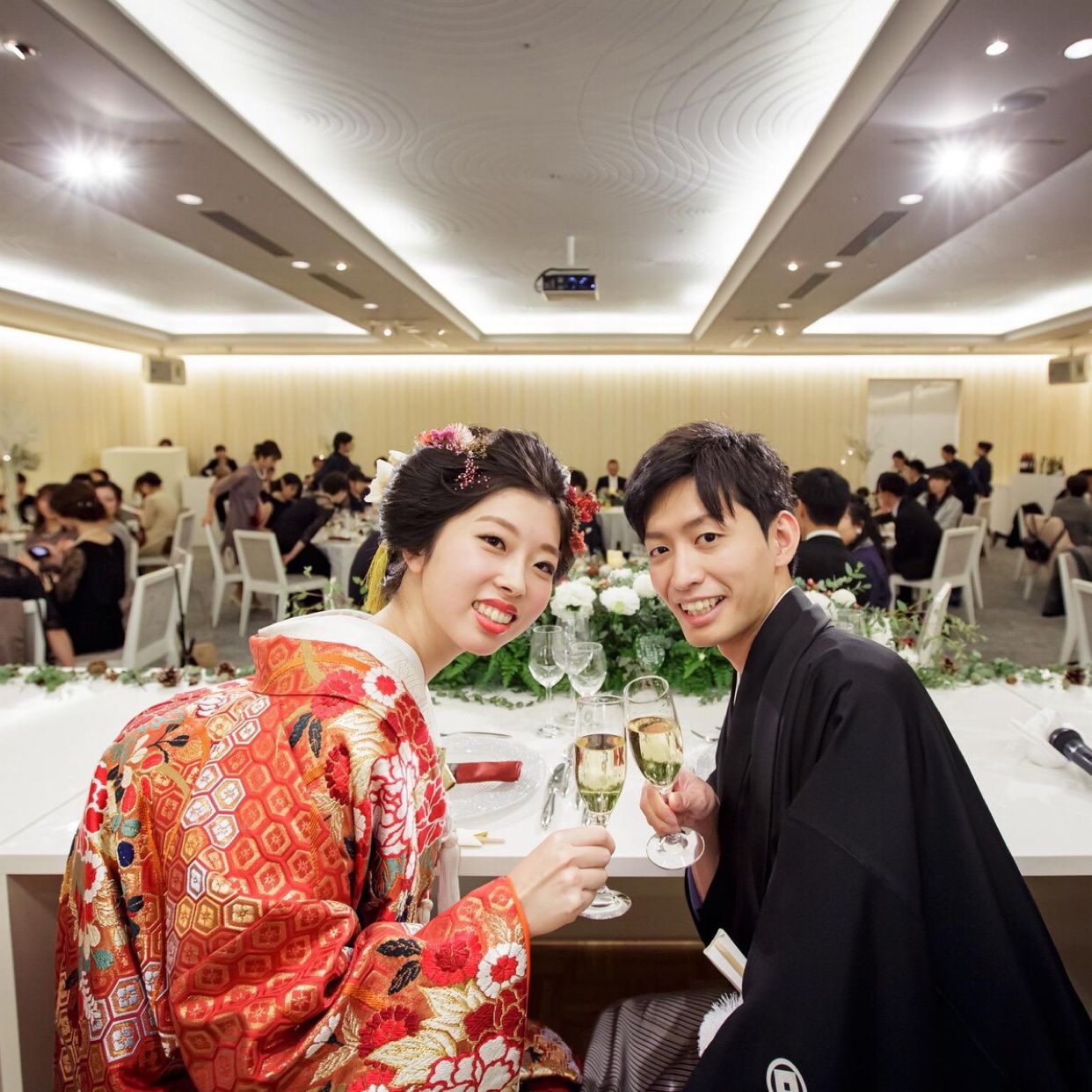 披露宴パーティのカバー写真