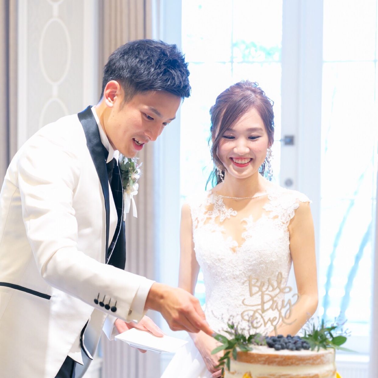 披露宴パーティのカバー写真