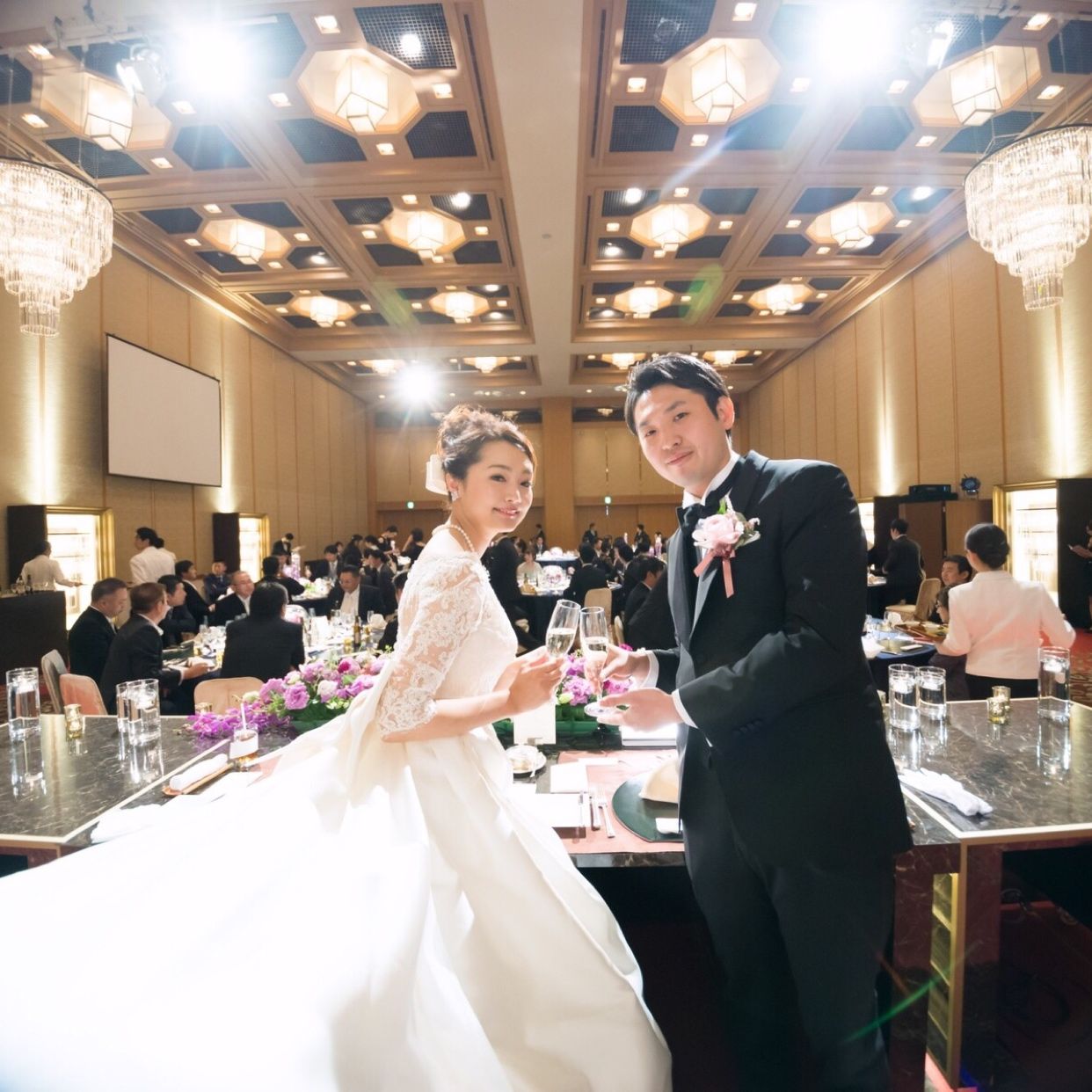 披露宴パーティのカバー写真