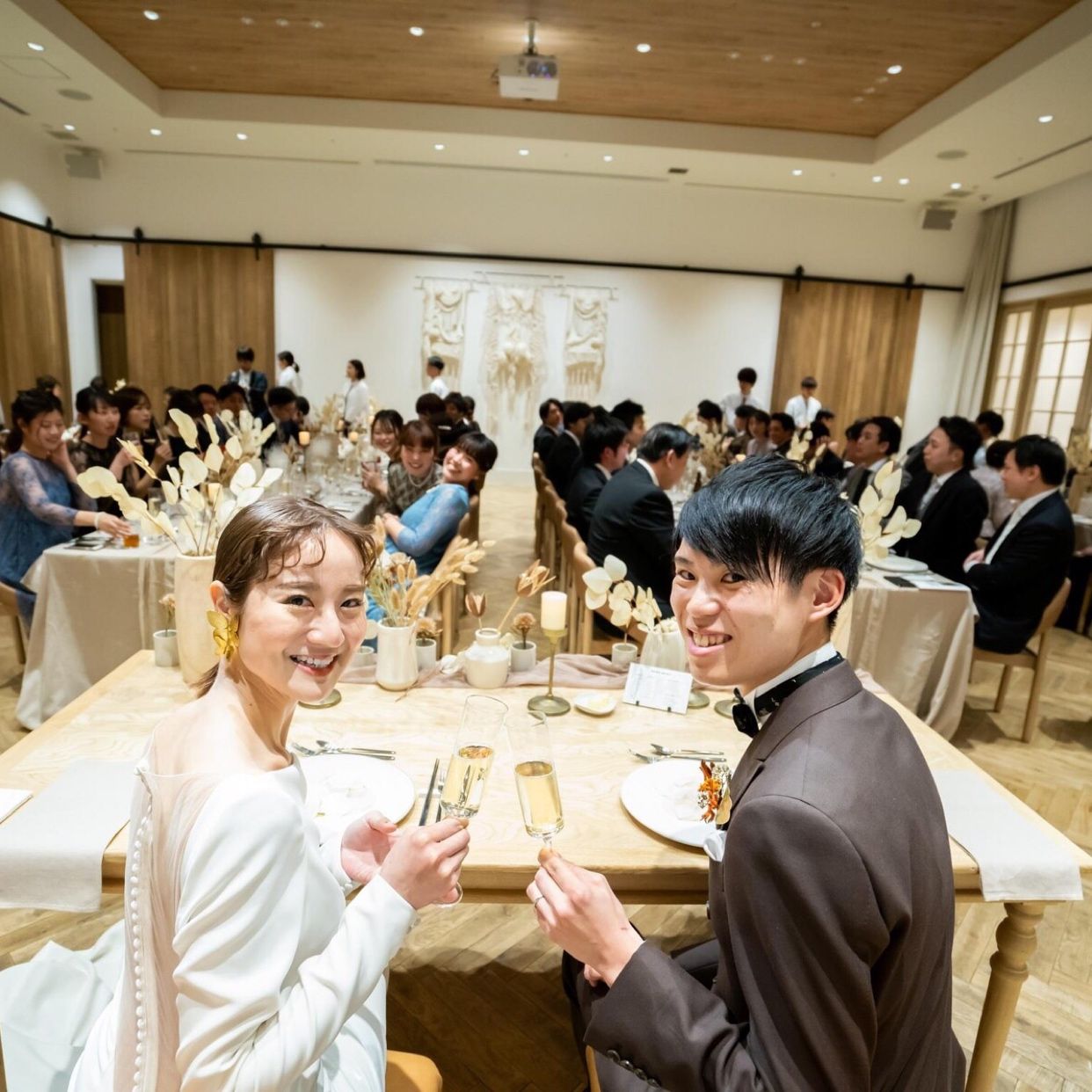 披露宴パーティのカバー写真